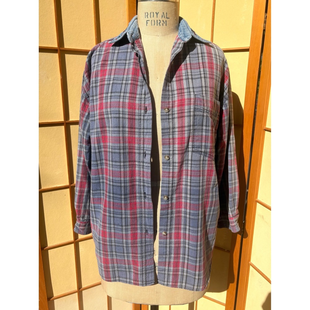 Vintage Grey Red Plaid Flannel Shirt Denim Embroidered Collar Small Quizz Again